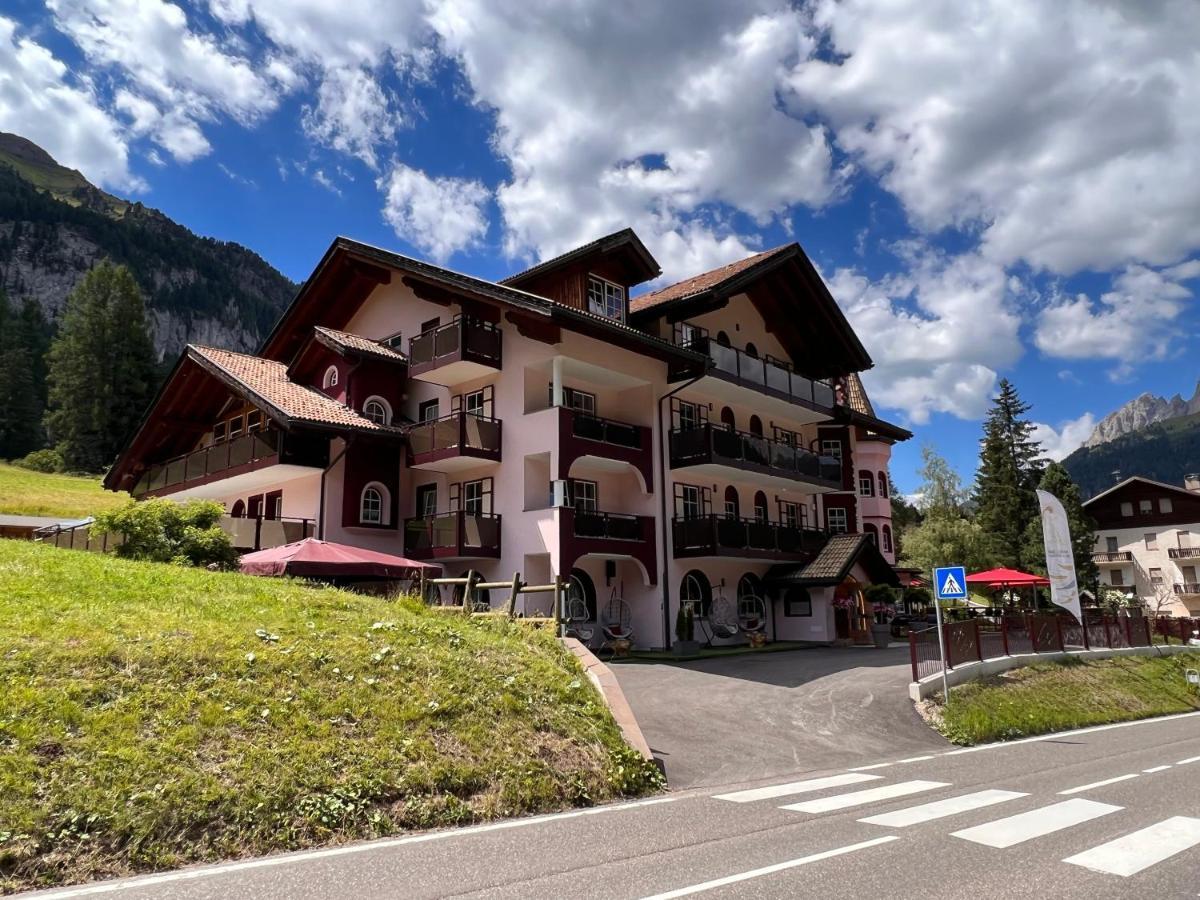 Albergo Conturina Alba di Canazei Buitenkant foto
